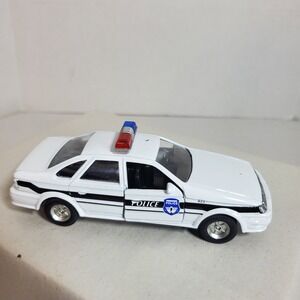 Toy Smith Die-Cast‎ Police Car White With Red &Blue Light Bar 1:36 Scale